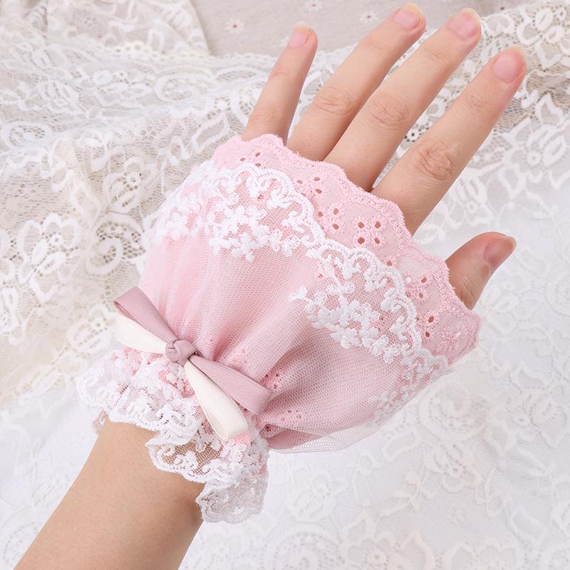 Maniche a Polso Lolita con Lavorazione a Intaglio e Fiocco in Pizzo