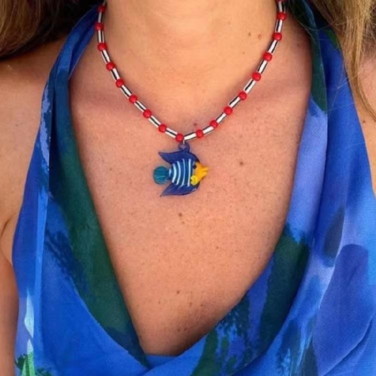 Exquisite Beaded Necklace with Glass Fish Pendant Handmade Clavicle Chain Unisex Choker Versatile Accessory for Women