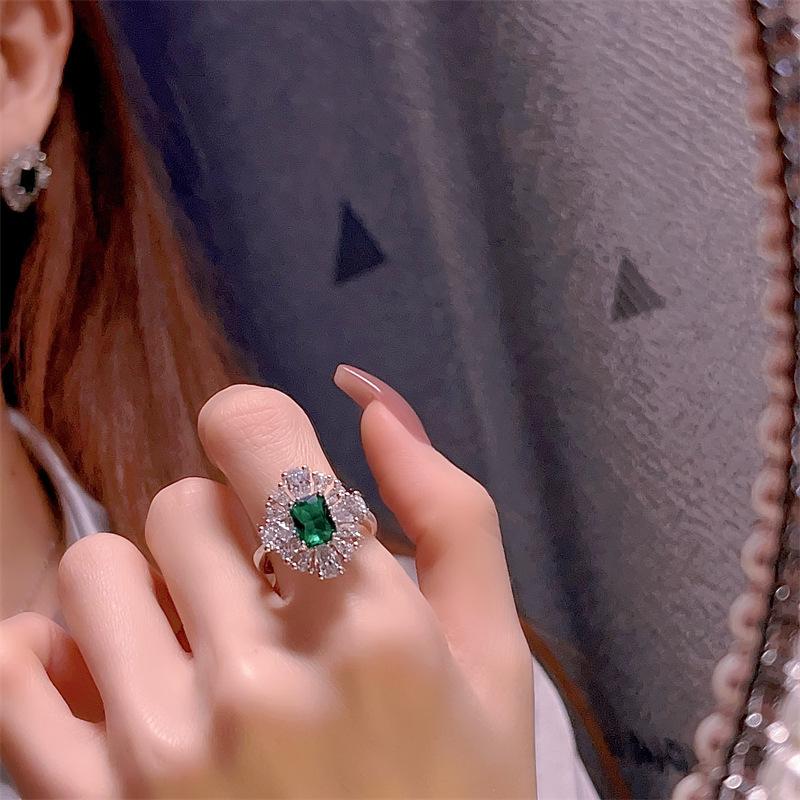 Custom Emerald Three-Piece Set: Necklace, Earrings & Ring - Retro, Versatile, Elegant Accessories