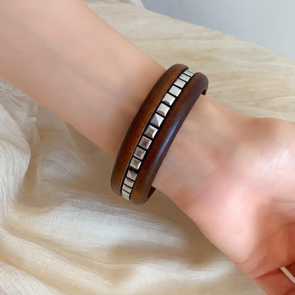 Punk Wooden Bracelet Wide Rivets Bangle Vintage Round Bracelet  Spicy Girl