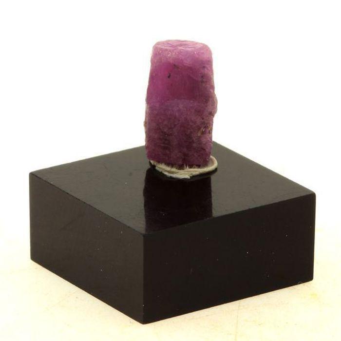 Pierres et Minéraux. Rubis. 7.4 ct. Kiteto District, Manyara Region, Tanzanie.