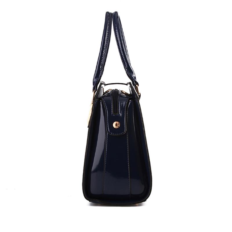 SCIONE Helle Damen-Umhängetasche aus Lackleder mit Muster