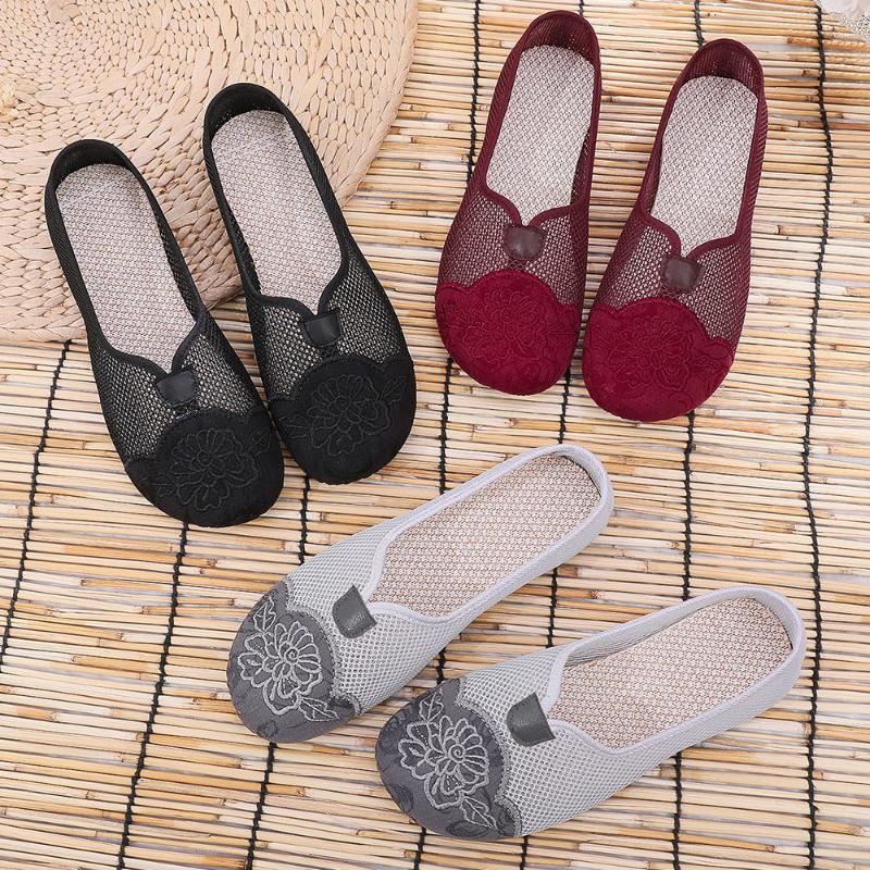 Women Mesh Breathable Shoes Ladies Embroidered One Foot Non-slip Soft Sole Comfortable Breathable Shoes Footwears