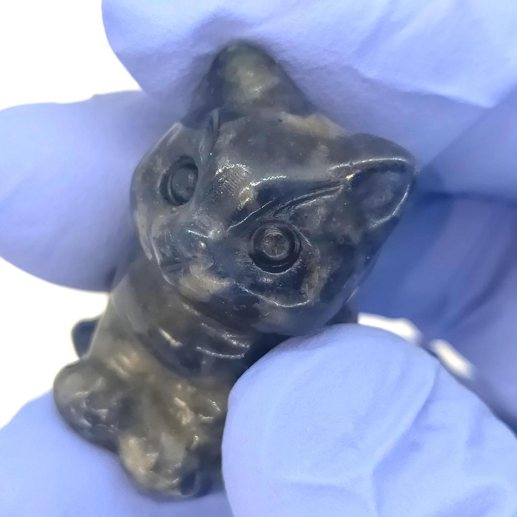 Mineral specimen 30mm cat shape (sodalite)