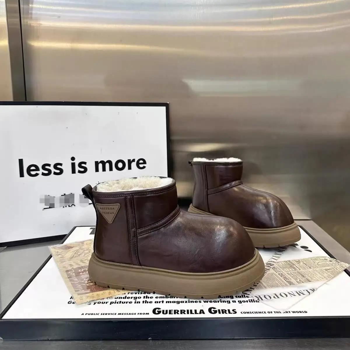 

2025 Ботильоны для снега Зимние меховые теплые женские туфли Новые кожаные ботинки на плоской подошве на платформе Повседневные плюшевые хлопковые туфли Mujer Chelsea Botas 35 темно-коричневого