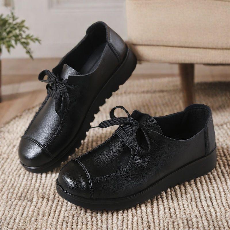 

Универсальная рабочая обувь женская черная на плоской подошве с мягкой нескользящей подошвой женская кожаная обувь весна и осень новые туфли для мам со шнуровкой одинарные туфли 35