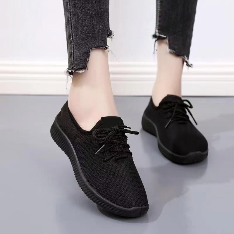

A new women s sports casual fashion soft-soled sneakers, light and breathable mother shoes, dance shoes. 36