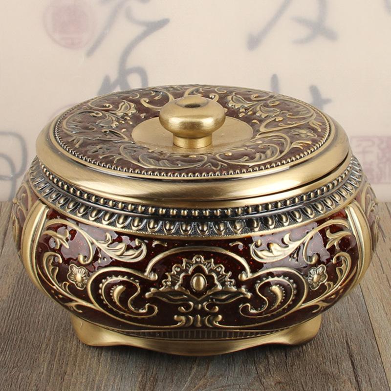 European light luxury ashtray with cover bedroom anti-fly ash household creative personality trend living room retro bronze ashtray