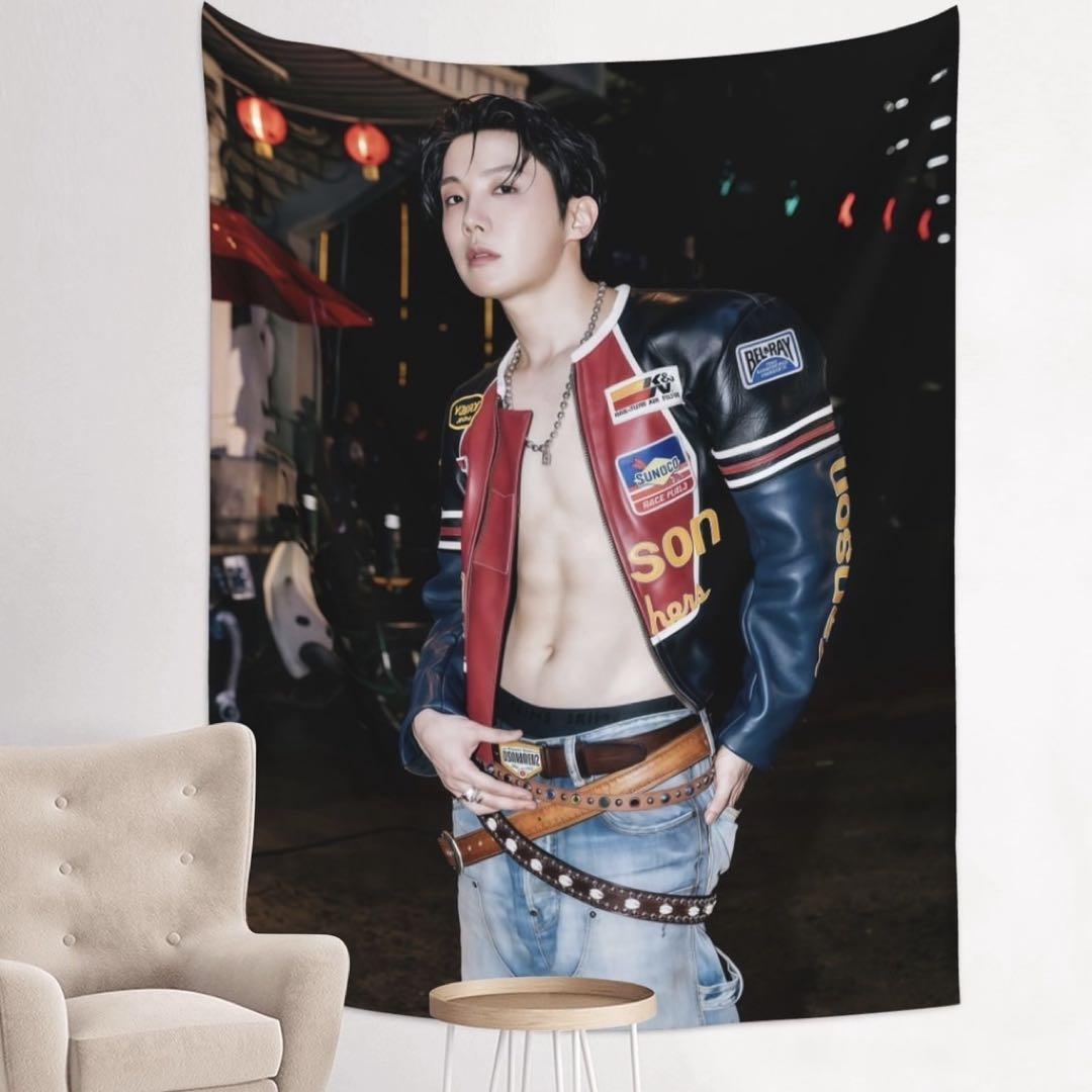 

[USED] BTS Tapestry Killin It Girl J-HOPE