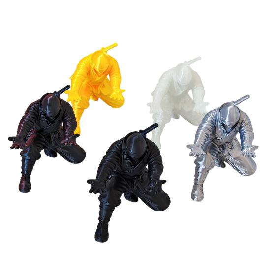 Portalápices Ninja Decoración de Escritorio Portalápices Ninja Arrodillado Soporte para Bolígrafos Impreso en 3D Genial Regalo para Adolescentes Niños Adultos Accesorio de Escritorio de Oficina