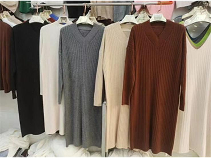 Korean Style V-Neck Knit Dress - Flattering, Mid-Length, Over-the-Knee, Autumn/Winter Women's Fashion
