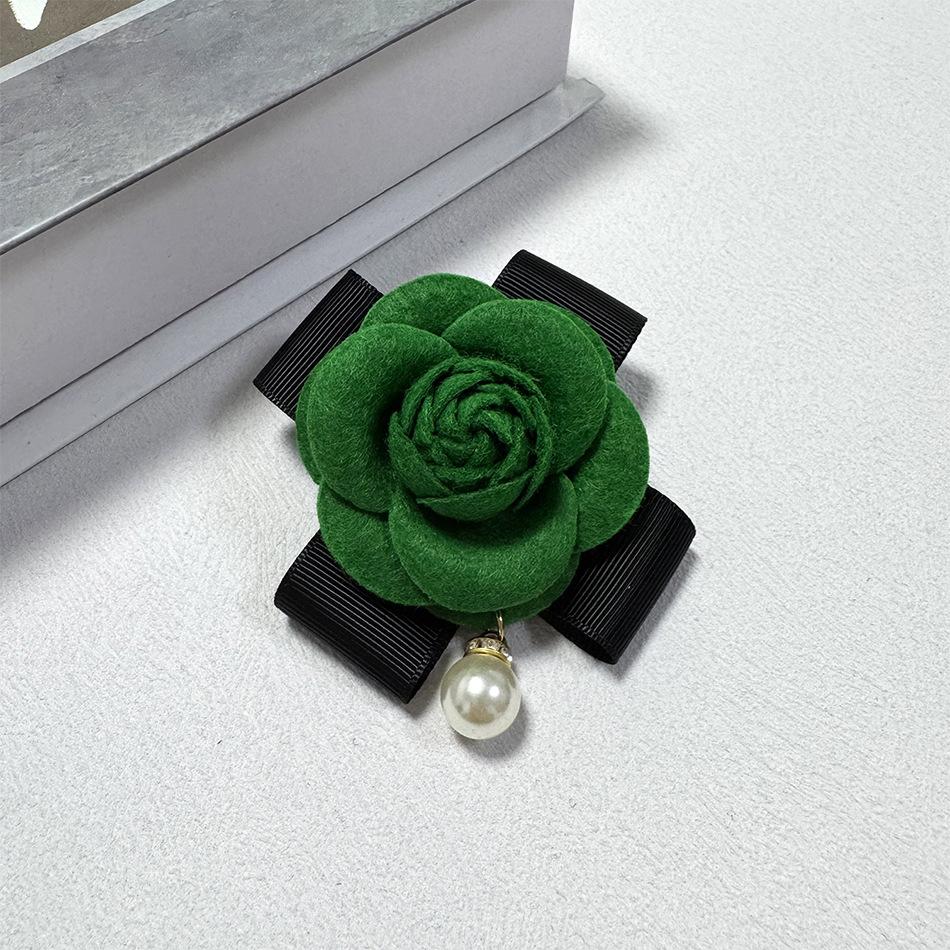 Designer's Rose-Scented Fabric Brooch Camellia Corsages with Elegant Ribbon Fashion Brooches for Women