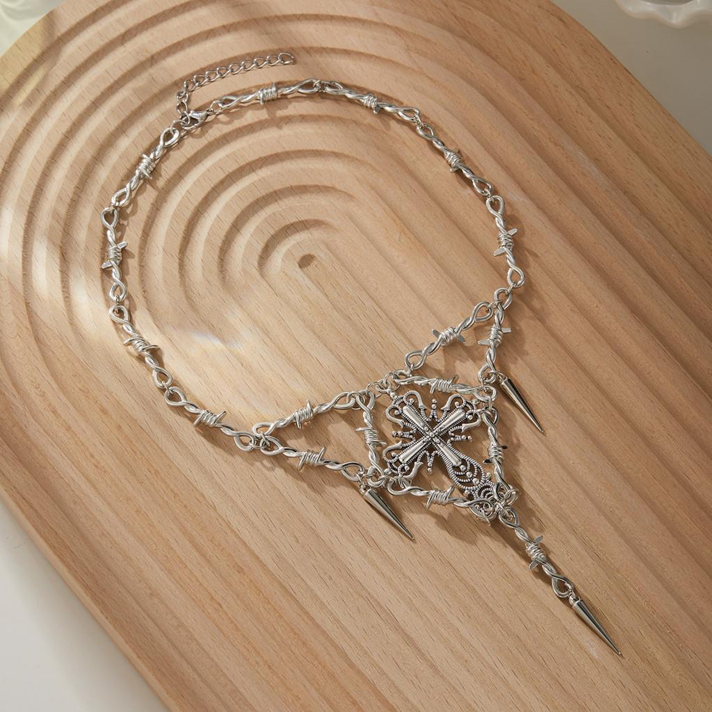 Thorn Cross Trendy Pendant Chain Necklace For Women Perfect For Stylish Everyday Wear