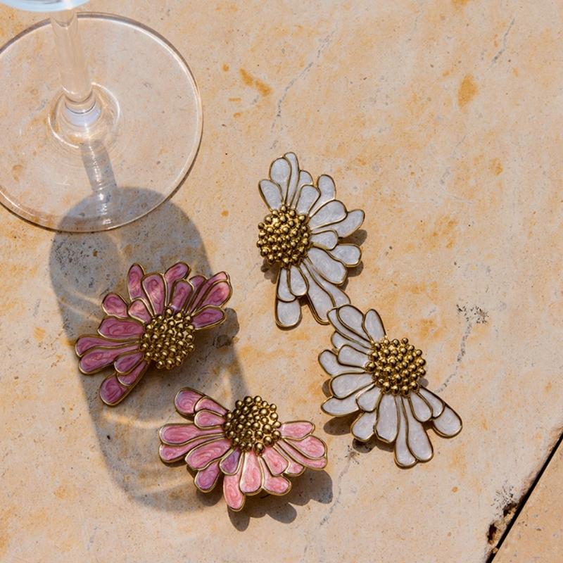 Bohemian Geometric Flower Earrings Beach Vintage Styles Dangle Drop Earrings for Trendy Women Everyday Jewelry Pieces
