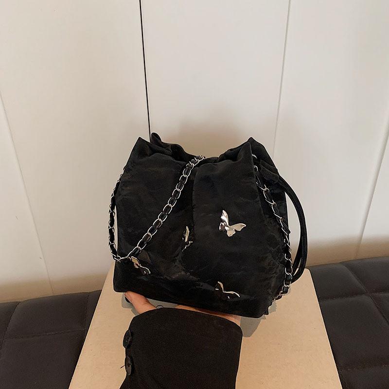 

Trendy Silver Pu Bucket Bag For Women Unique Design Comfortable Commuter Handbag чёрный