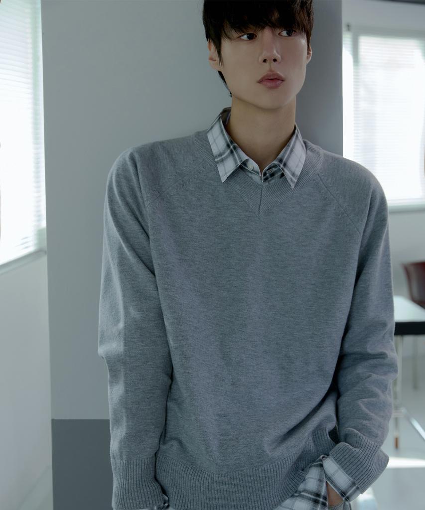 NODU V-Neck Herasi Raglan Crop Knit [Gray]