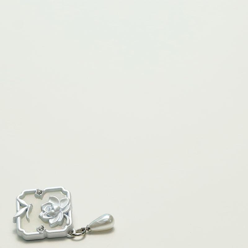 

Xiaoxiang Chinese Style Lotus Dragonfly Button Metal Chinese Cheongsam Ancient Suit Jacket Coat Button 1 #[Square Camellia White Pendant] 25mm