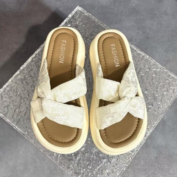 Fashion Med Slippers Casual Shoes Slipers Women Slides Platform Luxury Soft 2025 Summer Leisure Retro Fashion Slippers Women Summer Shoe