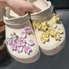 1 Set 3D-Blumen-Schuhanhänger Abnehmbare Kirschblüten-Schuhdekorationen Niedliche Blumen-Schuhzubehörteile für DIY-Clogs-Dekoration
