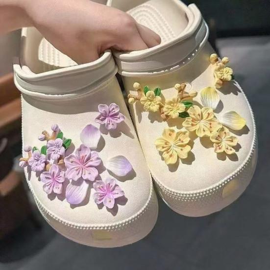 1 Set 3D-Blumen-Schuhanhänger Abnehmbare Kirschblüten-Schuhdekorationen Niedliche Blumen-Schuhzubehörteile für DIY-Clogs-Dekoration