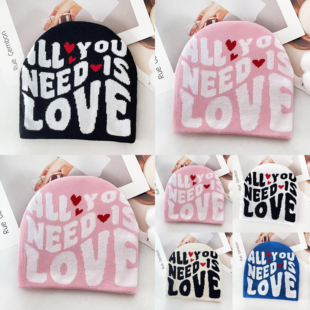 Simple Color Blocked Letter Heart Pattern Women Casual Warm Knitted Hat For Autumn Casual Wear