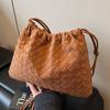 2025 New Retro Woven Garbage Bag Cloud Bag Women's Fashion Commuter Simple and Versatile Soft Side Shoulder Crossbody Bag
