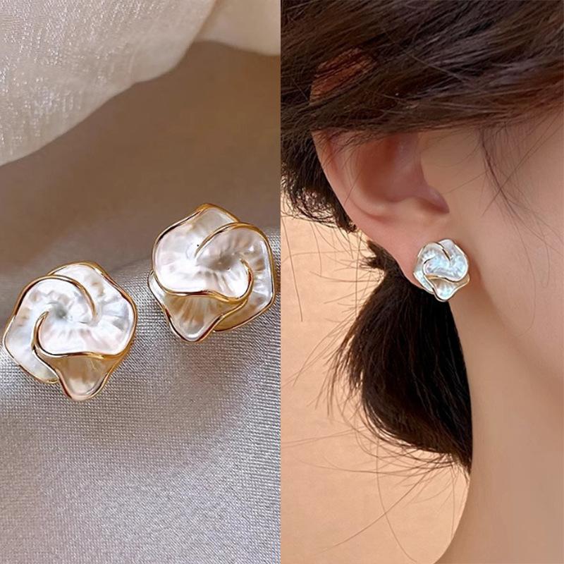 Delicate Camellia Stud Earring For Women Unique Flower Design Ear Stud Temperament White Earrings Daily Jewelry Gift D