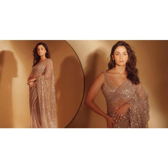 

Новое и привлекательное сари для модных женщин, чтобы выглядеть красиво в любой роли