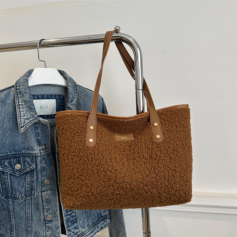 

Stylish Minimalist Large Capacity Casual Tote Bag For Commuting In Trendy Design StyleE