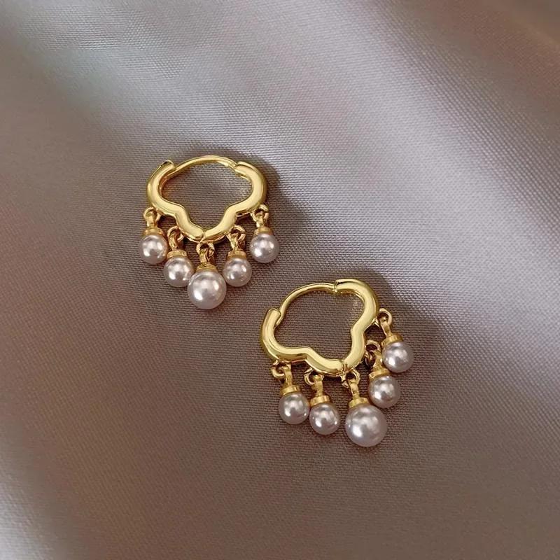 Cloud Imitation Pearl Huggies Hoop Earrings for Women Party Classic Ins Fashion Jewelry Minimalist Accessories Birthday Gifts