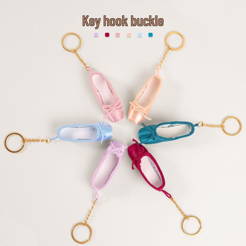 Ballettschuh-Anhänger: Handgefertigter Satin-Spitzschuh-Anhänger Schlüsselanhänger