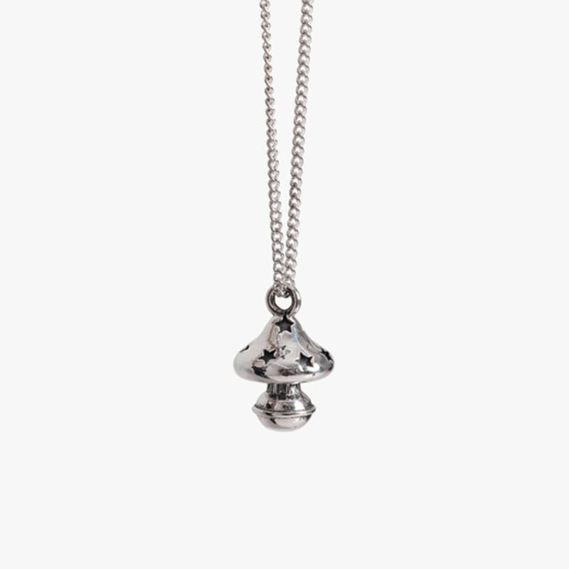 HYPNOTIZE STAR MUSHROOM PENDANT NECKLACE