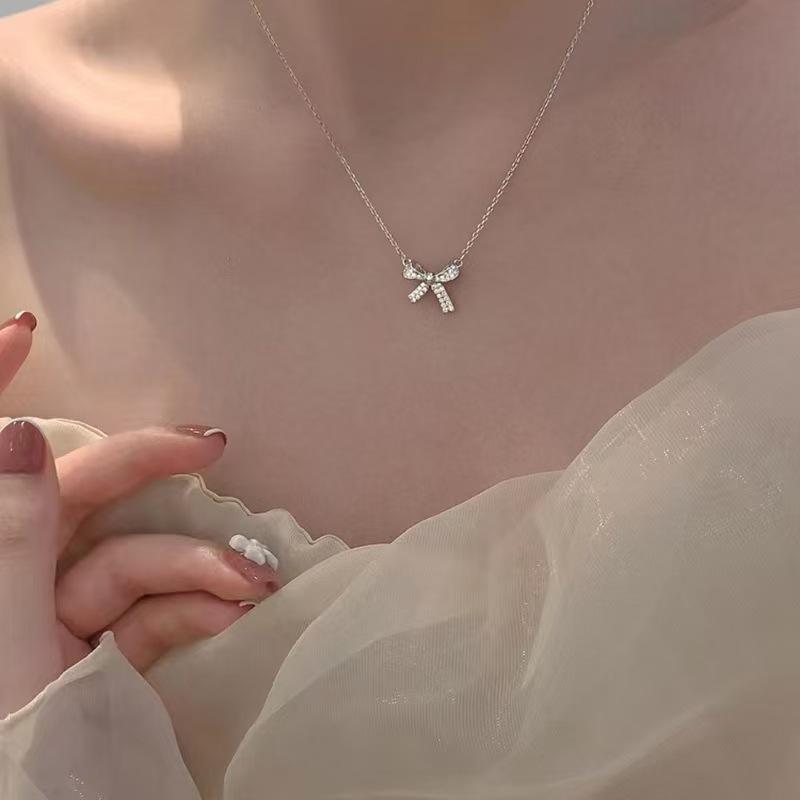Delicate Bow Pendant Necklace Sparkling Cubic Zirconia Durable Chain Perfect For Ladies Daily Wear Gift