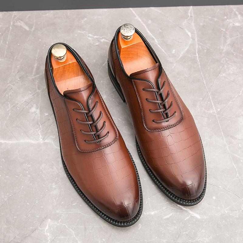 

Тренд Новые мужские черно-коричневые оксфорды на шнуровке с острым носком из лакированной кожи, повседневная обувь, обувь для свадебного платья, выпускного вечера, zapatos hombre 38