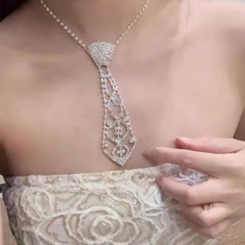 Luxury Rhinestone Tie Shape Pendant Necklace, Sparkling CZ Hollow Choker, Elegant Bridal Wedding Party Jewelry for Women