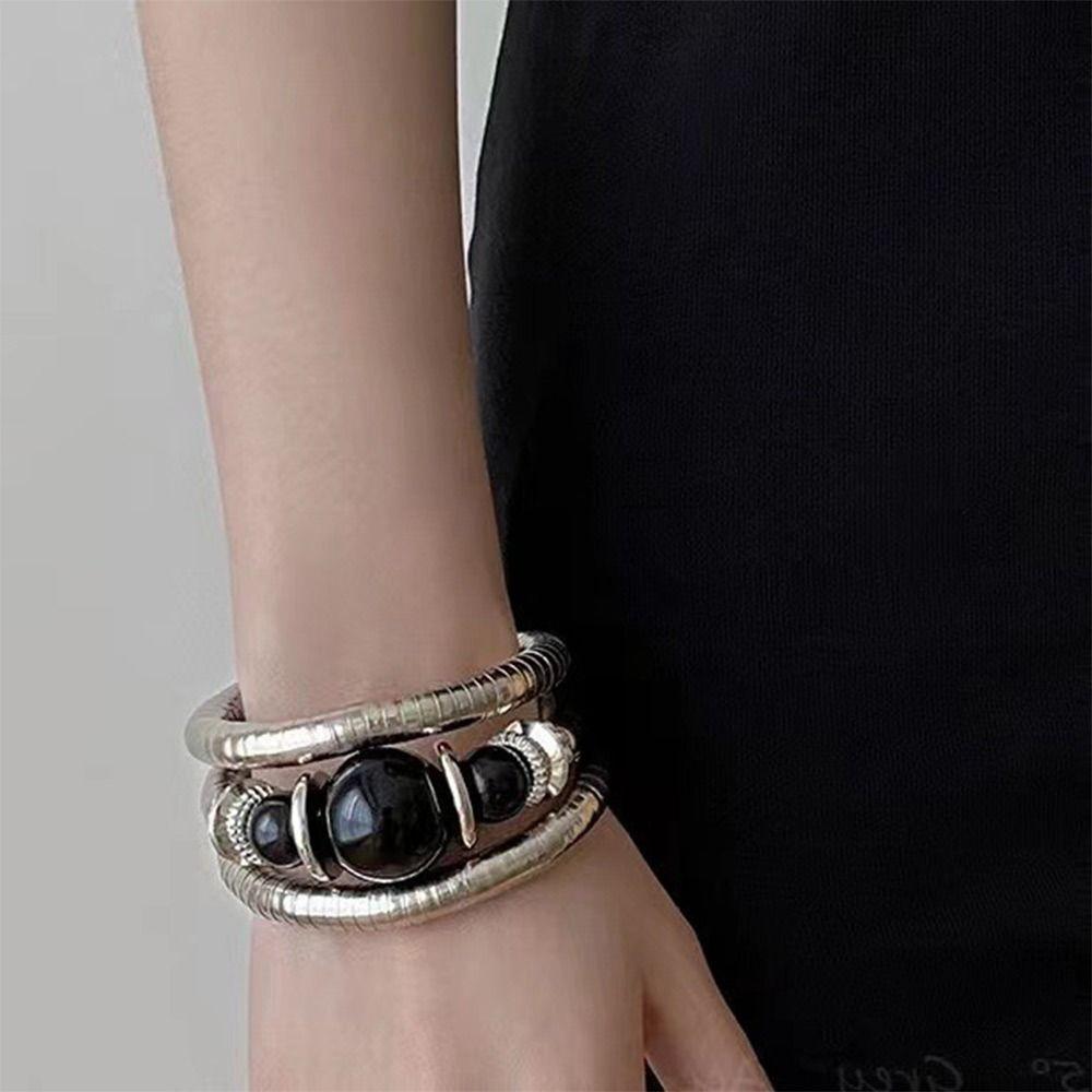 Goldfarbenes Schlangenarmband Legierung Dreilagiges Armreif Mehrlagiges Armband Schmuckzubehör