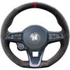 Handgenäht rutschfest Schwarz Echtes Leder Wildleder Auto Lenkradbezug 100% Passform für Giulia Stelvio 2020-2023