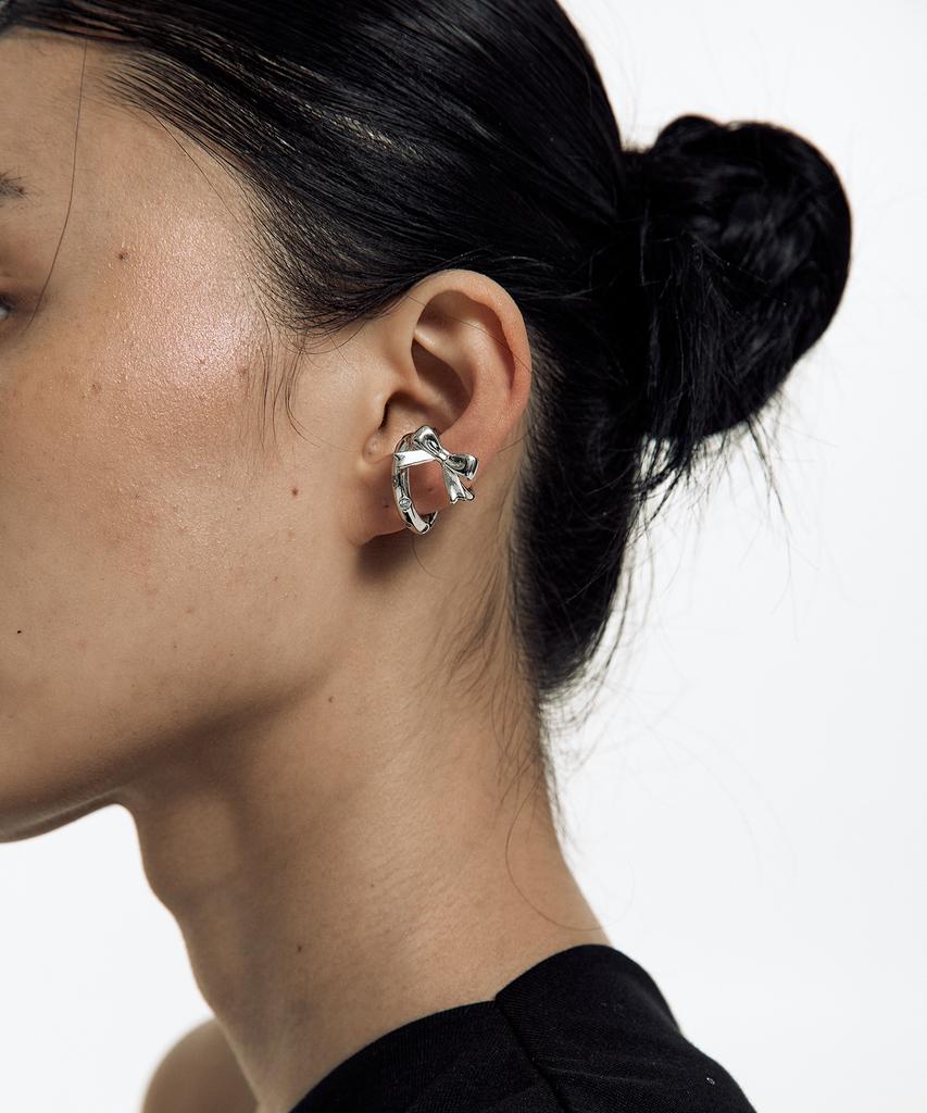 Kashiko Cubic Big Ribbon Ear Cuff
