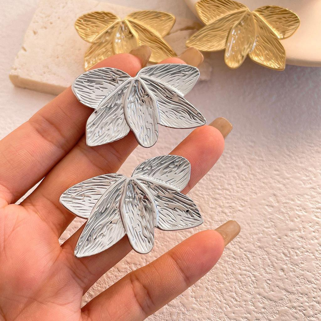 Copper-Plated 18K Gold Leaf Earrings: Stylish Retro Women's Accessory