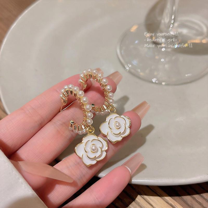 S925 Silver Needle Korean Floral Earrings: Versatile Pearl Design with Trendy Forest-Inspired Style