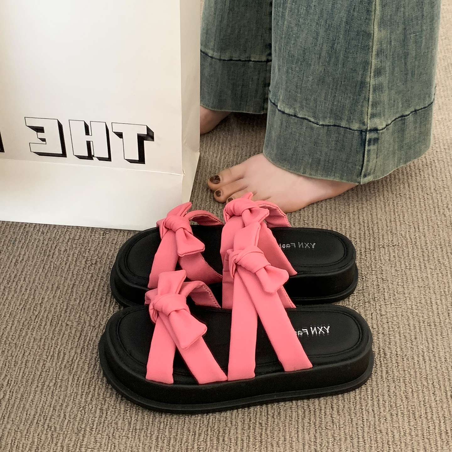 

Thick-bottomed one-word slippers for women s summer wear, new pink bow with skirt 35 рожевий червоний колір