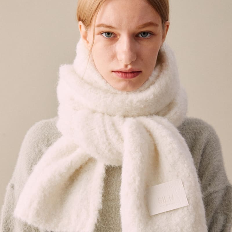 SILN Long cloud boucle knit muffler (IVORY)