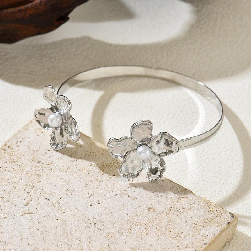 Flower Opening Bracelet Fashion Irregular Pleated Jewelry Niche Design Double Ring Women