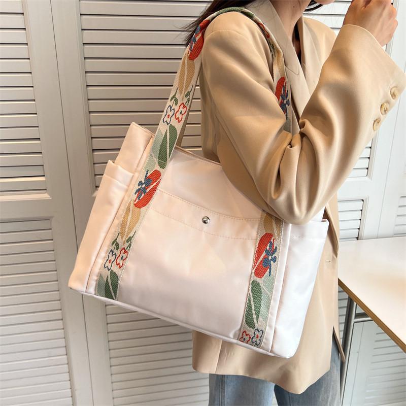 Large Capacity Tote Bag For Women 2024 New Trendy Street Style Canvas Shoulder Bag