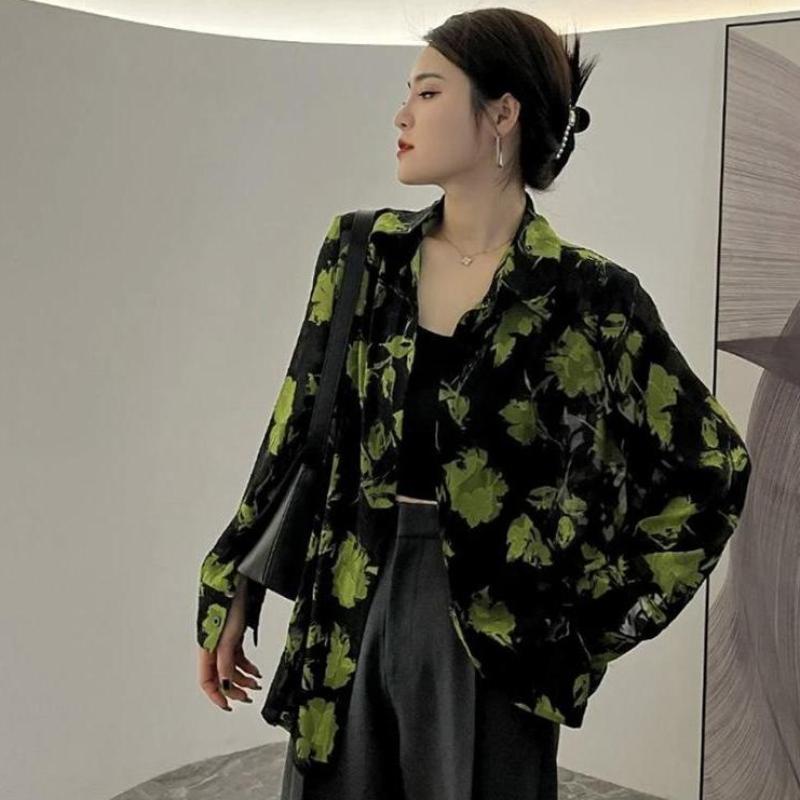 Loose Women's Shirt with A Sense of Design Black and Green Floral Patterns Fashionable A Niche Style and Slimming Shirt