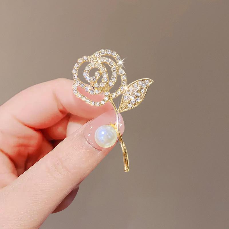 Elegant Pearl Brooch - High-End Minimalist Clothing Accessory