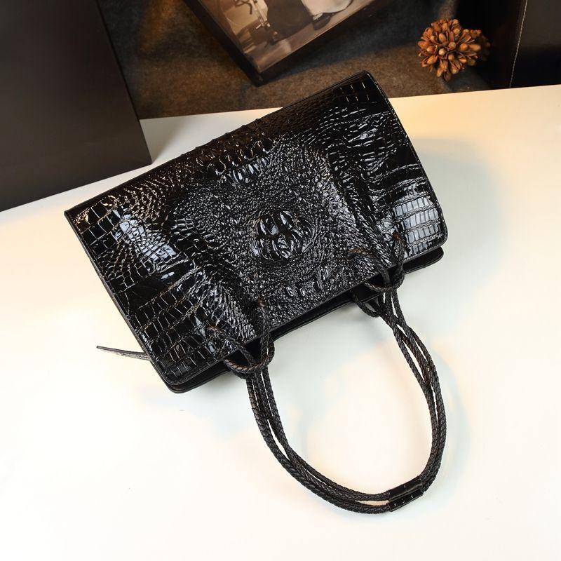 Женская большая вместительная сумка-тоут с крокодиловым узором — фото 10