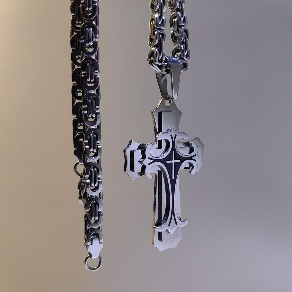 New Trendy Men's Titanium Steel Flat Section Necklace from Europe and America, Stainless Steel Oil Drop Cross Pendant