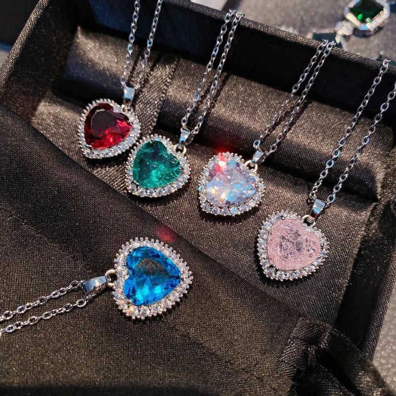 Vintage Aquamarin Pfirsich Herz Halskette, 18 Karat Vergoldet Acht Herzen und Acht Pfeile Schmuck Zirkon Pfirsich Rosa Liebesherz Halskette