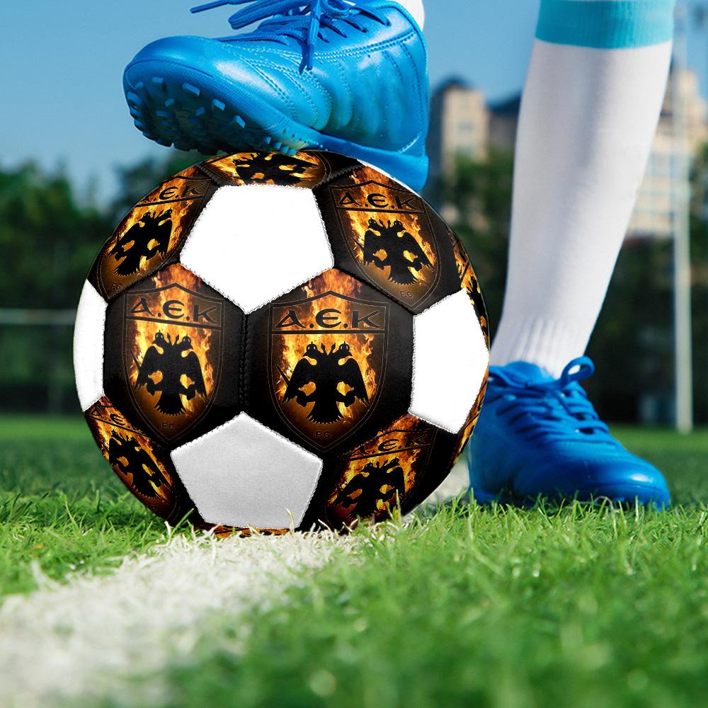 1pz Pallone da calcio AEK Atene taglia 5 Pallone da calcio indoor Praha Colorato Per tutte le età Cucito a macchina PVC Pronto per la competizione Durevole Alto rimbalzo
